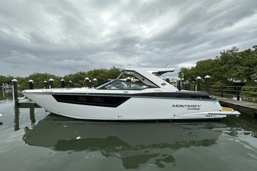 37' Monterey 2017 Yacht For Sale